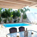 Colonial 32 *