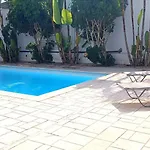 וילה Colonial 32 פריווליה