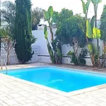 Willa Colonial 32
