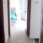 וילה Colonial 32 *