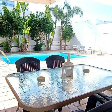 Colonial 32 * Perivólia