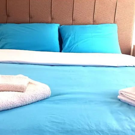 Colonial 32 * Perivólia