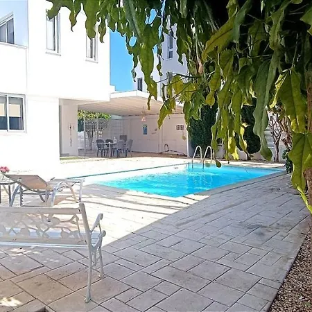 Colonial 32 Villa Perivólia