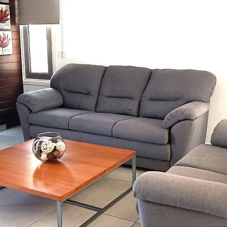 Colonial 32 Perivólia