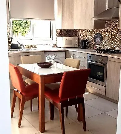 Colonial 32 Villa Perivólia