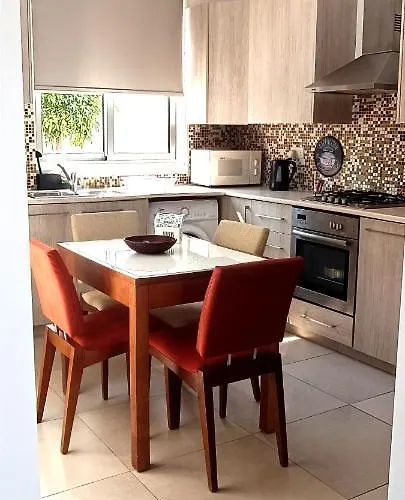 Colonial 32 Βίλα Περβόλια